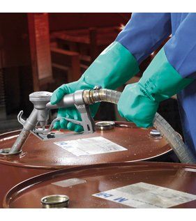 La protecci&oacute;n individual es igual de importante que la protecci&oacute;n colectiva, por eso te ofrecemos un amplio cat&aacute;logo de equipos de protecci&oacute;n de las mejores marcas y materiales del mercado.
Existen numerosos tipos de protecci&oacute;n, m&aacute;s all&aacute; del vestuario. Debemos proteger nuestra cabeza, ojos, o&iacute;dos, manos&hellip; Y es imprescindible hacerse con elementos de protecci&oacute;n de calidad como los que encontrar&aacute;s en nuestra tienda online.
Descubre los tipos de cascos, nuestras gafas y pantallas de protecci&oacute;n ocular, m&aacute;scaras y mascarillas de protecci&oacute;n respiratoria, tapones y auriculares o nuestra oferta de guantes para multitud de trabajos y sectores. &iexcl;Encuentra lo que mejor se adapte a ti!
Nuestra sede se encuentra en Fuenlabrada, sin embargo, puedes echar un vistazo a nuestro cat&aacute;logo y llamarnos para consultarnos precios. Trabajamos por la zona de Madrid Sur e, incluso, con car&aacute;cter nacional, ya que realizamos instalaciones a demanda en toda Espa&ntilde;a.
&iexcl;Echa un vistazo a nuestro cat&aacute;logo completo!