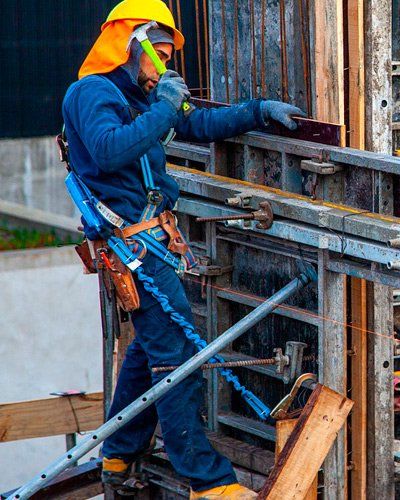 Instalación de líneas de vida en Madrid Sur Instalación de líneas de vida en Madrid Sur